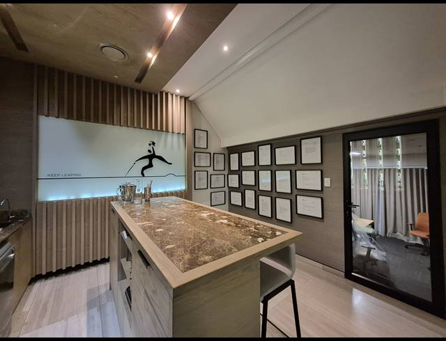 1,060M² OFFICE FOR SALE IN ILLOVO
